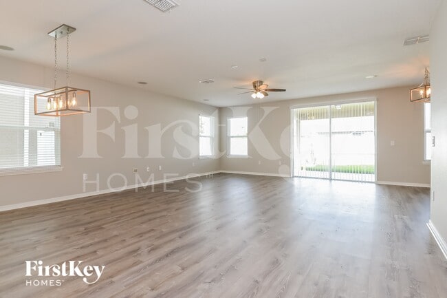 Photo - 2000 Remembrance Ave