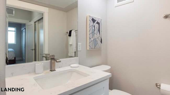 Photo - 2720 S Federal Blvd Unidad 3-12