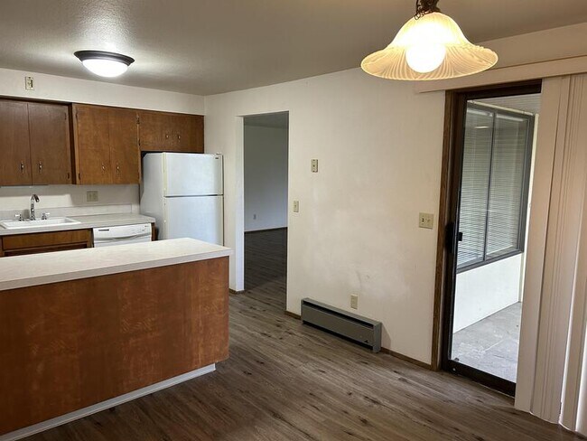 Photo - 404 La Villa Dr