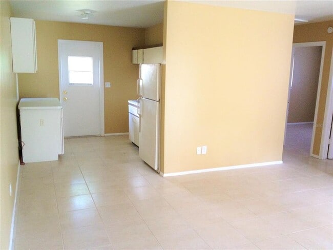 Photo - 3008 25th St W