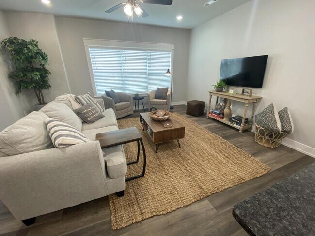 Photo - 2256 W Moore Ln