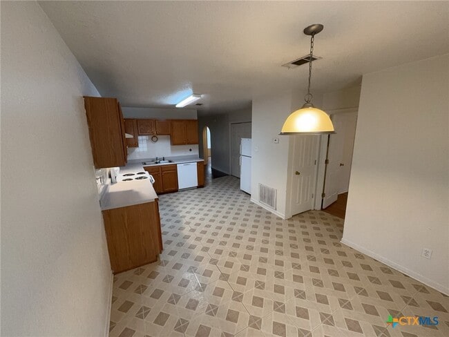 Photo - 1407 Dugger Cir Unidad C