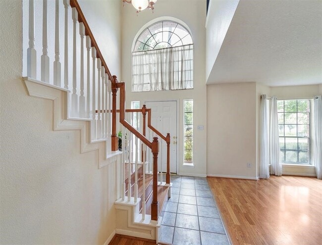 Photo - 25719 Bearborough Dr