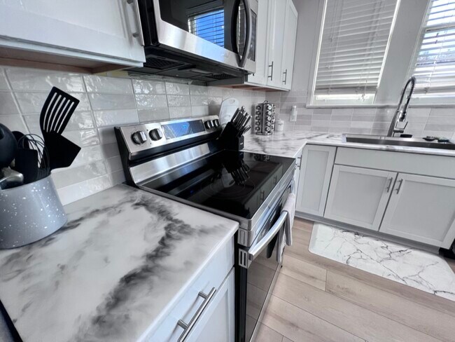 Photo - 517 Europe St