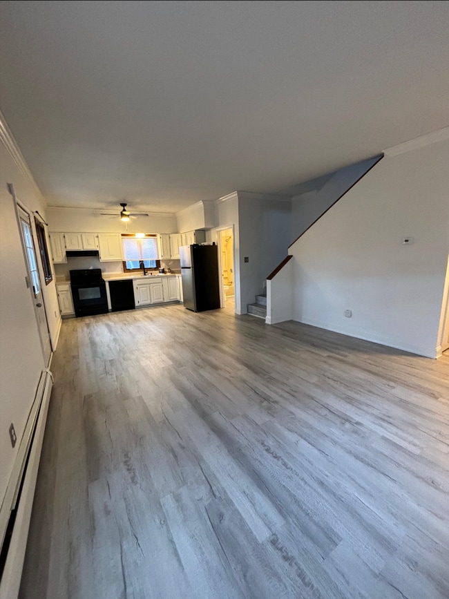 Photo - 141 E High St