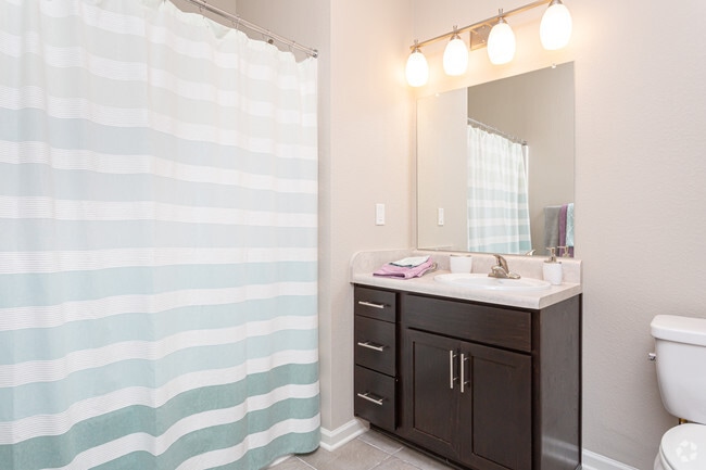 2 BR, 2 BA - 891 SF