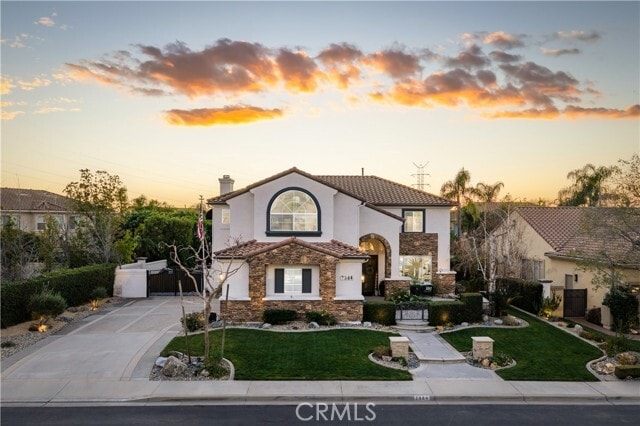 2384 Canyon Crest Dr