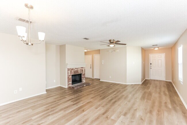 Photo - 8761 Stonebriar Ln