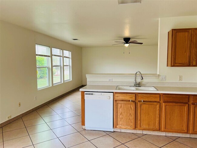 Photo - 703 Riverway Ln