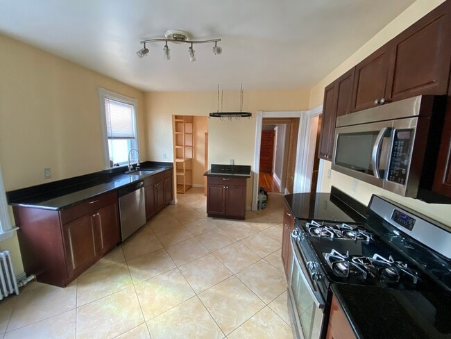 Kitchen - 248 Brown St Unit 2
