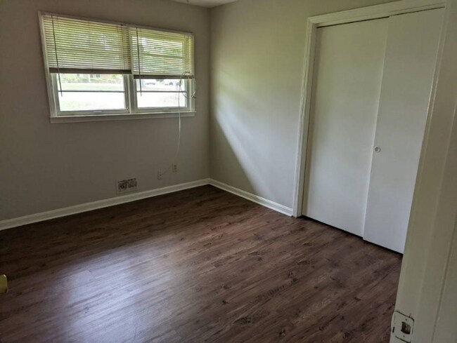 Photo - 2901 New MacLand Rd