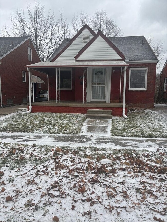 Building Photo - Cute 3 bedroom flexible and willing to work with lower credit scores