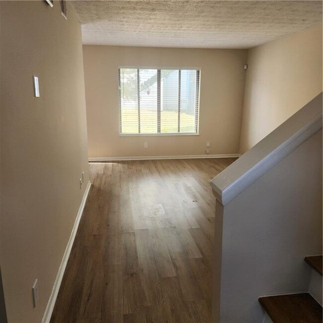 Photo - 293 Country Club Dr