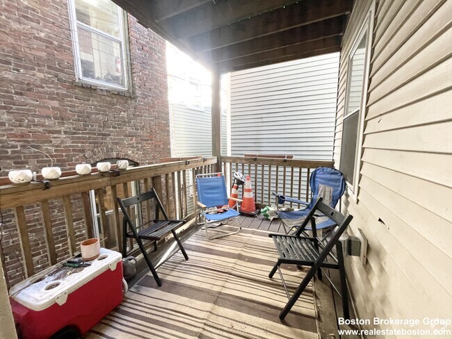 Building Photo - 93A Hillside St Unit 1 Rental