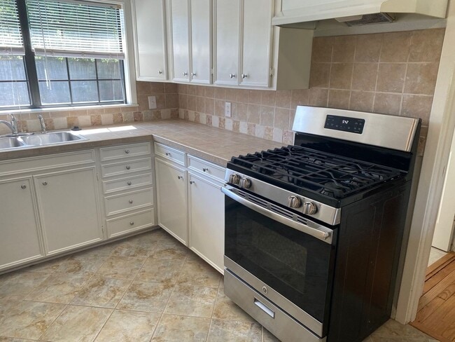 Photo - 3BR in Broadmoor