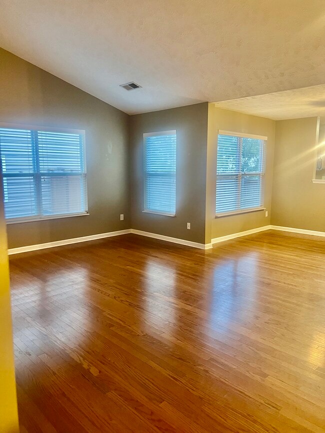 Photo - 2118 Erin Ln