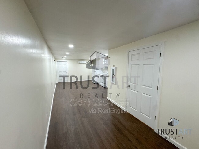 Photo - 910 N 41st St Unit 4
