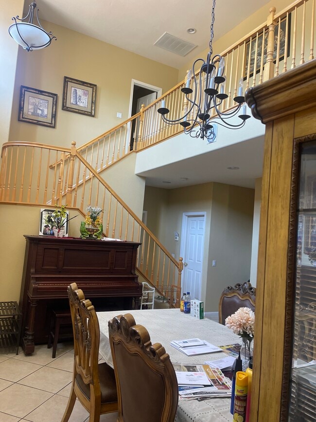 1295 Esplanade Dr
