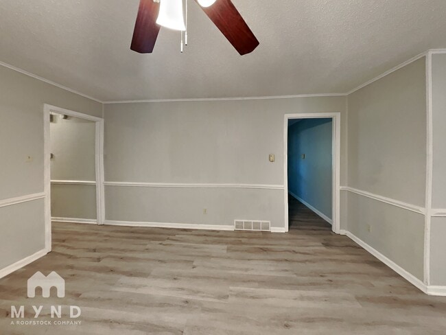 Photo - 9155 Mason St