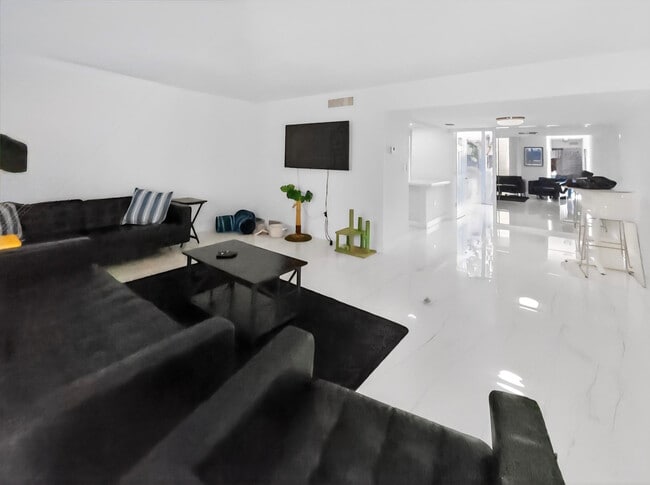 Photo - 8401 W Sample Rd