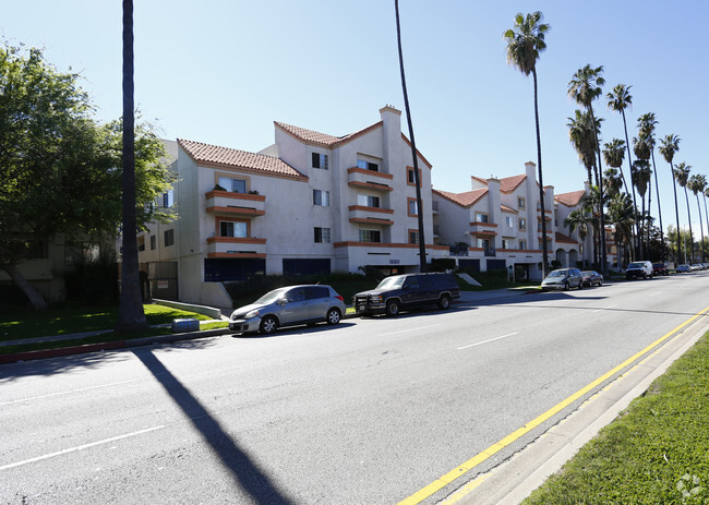 Building Photo - Palm Terrace Rental