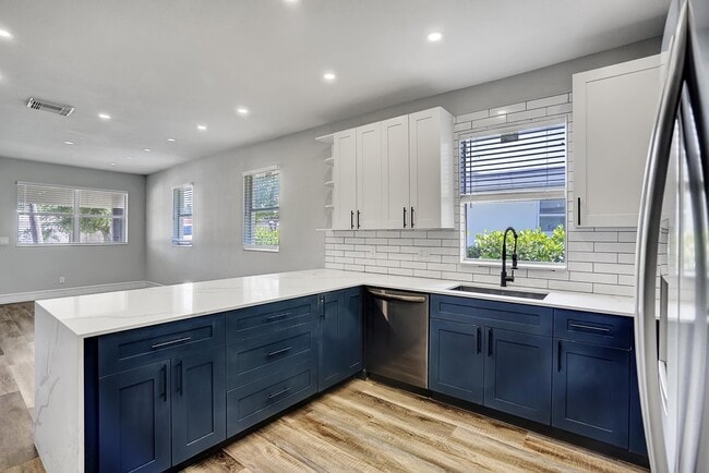 Photo - 724 SW 9th St