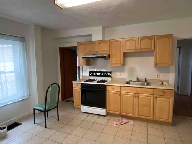 Building Photo - 35 Hillside Ave Unit 1 Rental