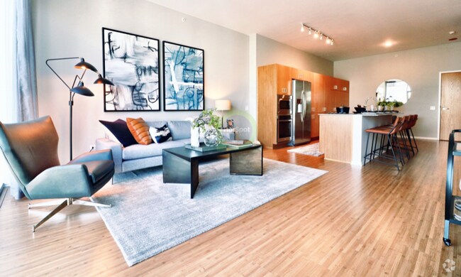 Building Photo - 201 E Ohio St Rental