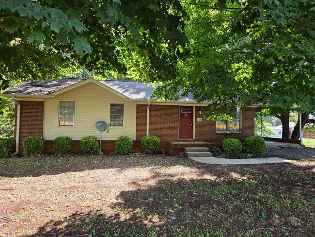 Building Photo - Ranch with basement in Mooresville