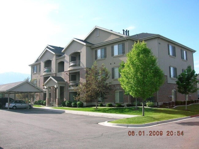 Building Photo - Great Condo with Tile & Granite