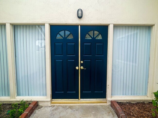 Photo - 3 bedroom 2 bath home in desired neighborhood