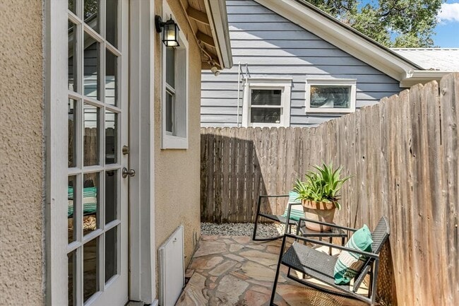 Photo - 1110 W 22nd St Unit 16
