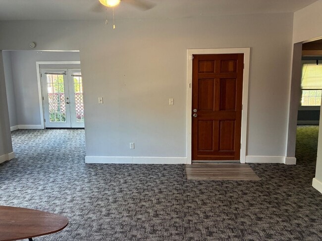 Photo - Spacious Two Bedroom near Washington Blvd ...