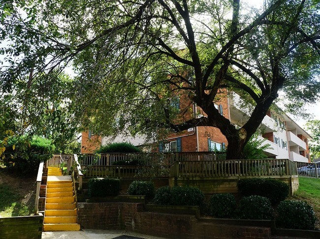 Riverdale Village Apartments