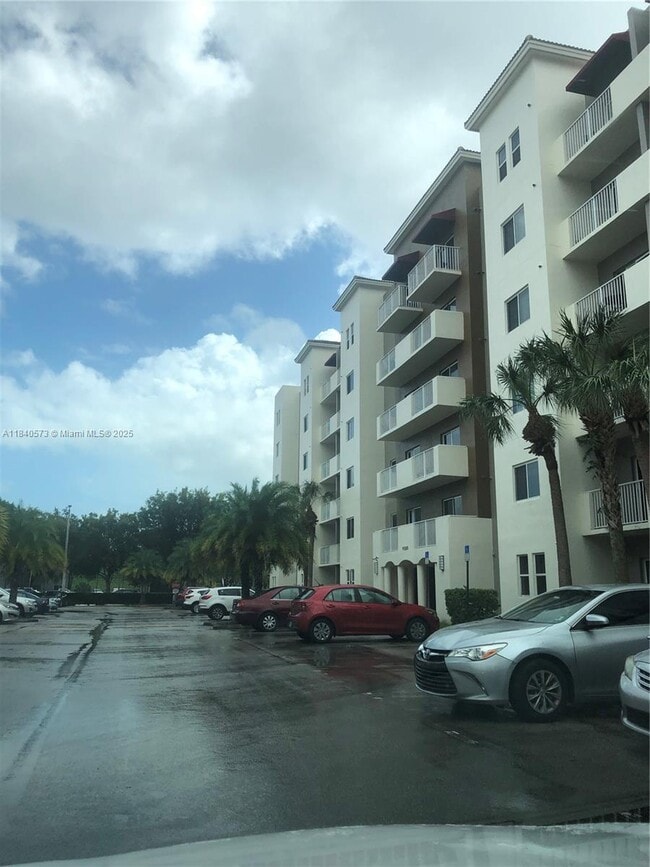 Building Photo - 11060 SW 196th St Unit 601 Rental
