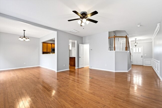 Photo - Cozy 3BR Townhouse in Glenwood Crossing!