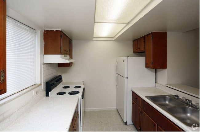Kingston Green Apartments