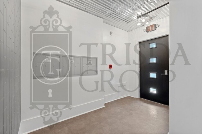 Photo - Apt 4 Avail July 18th!  Unique 2 BR, 2 BATH Apt in the HEART of Mt Washington!  3 Off Street Park... Unit SOU160-4