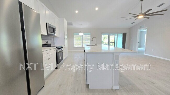 Photo - 423 NE 31st St