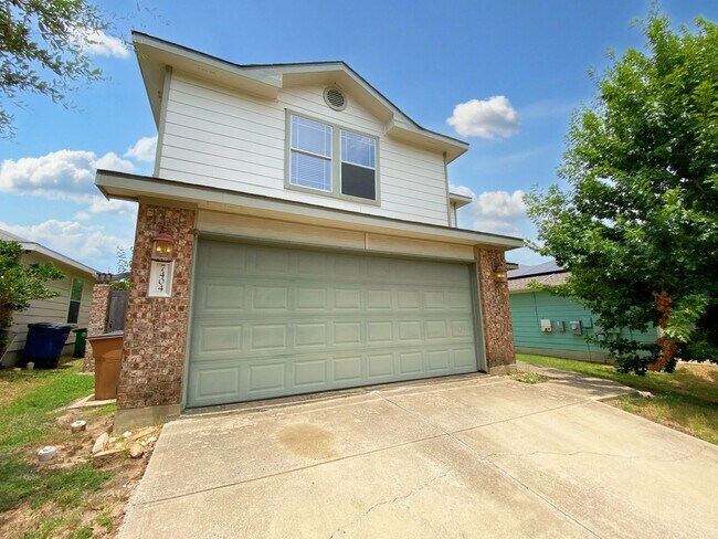 Photo - Spacious 4 Bed 3 Bath Rental with Modern T...