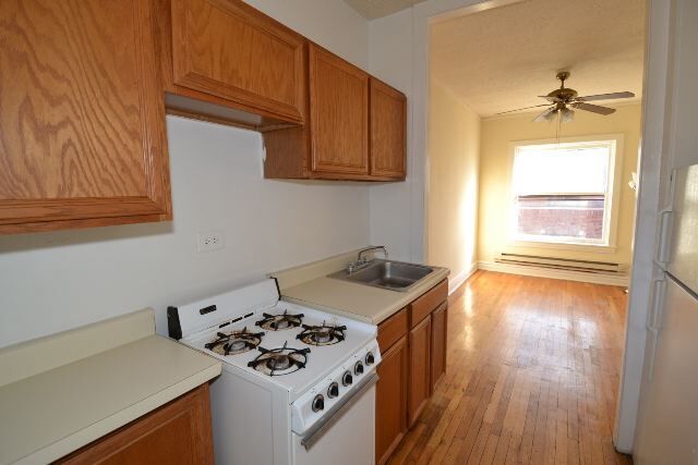 Photo - 836 W Cornelia Ave Unit N4