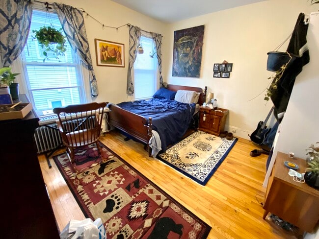 Building Photo - 3 Oswald St Unit 3T