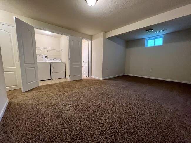 Photo - 326 Falcon Run