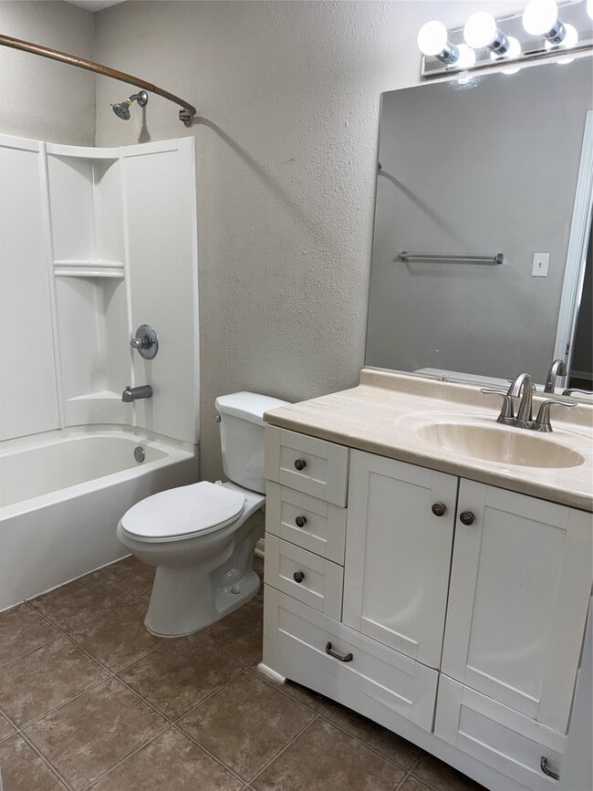 Photo - 13029 Nyack Dr