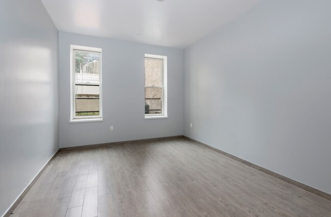 Photo - 380 S 5th St