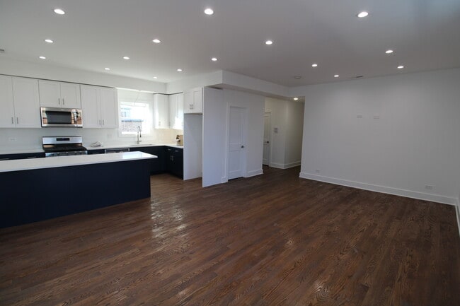 Photo - 1440 N Milwaukee Ave Unit 4