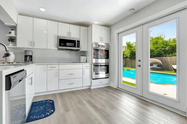 Photo - 2809 NW 7th Ave