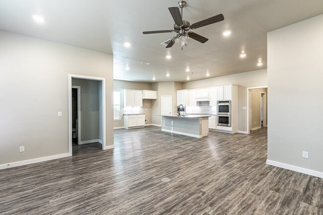 Photo - Beautiful 4 bed 3 bath home