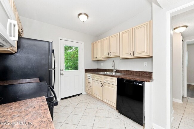 Photo - 6856 Camelot Rd