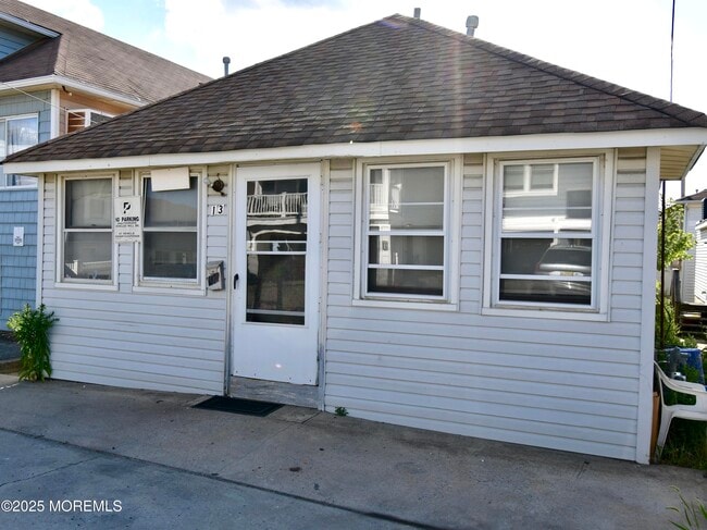Building Photo - 13 Danby Pl Rental